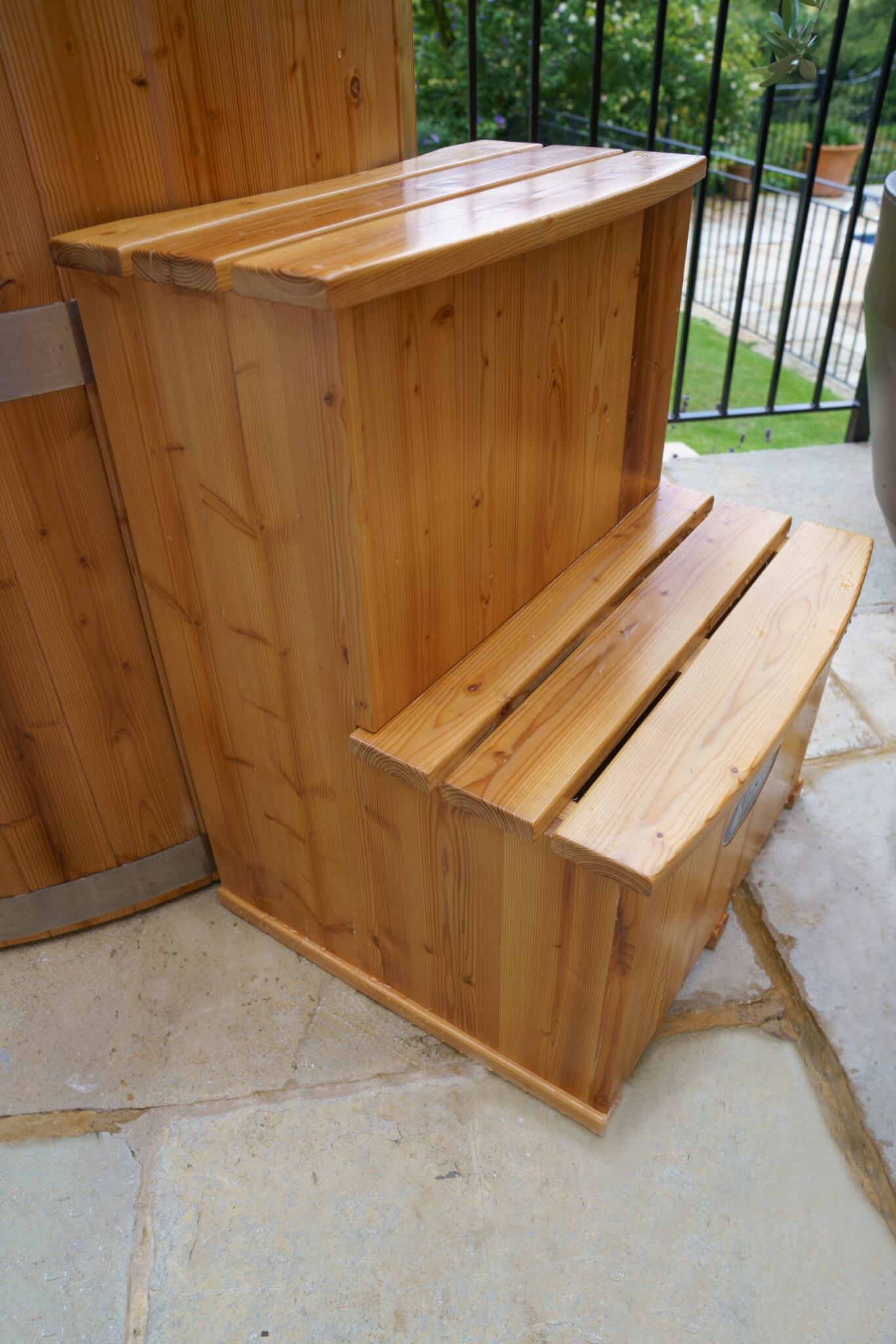 ice bath wooden steps